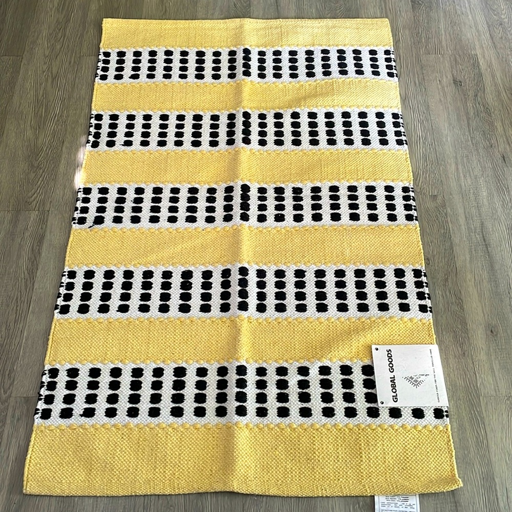 NWT-Accent Rug